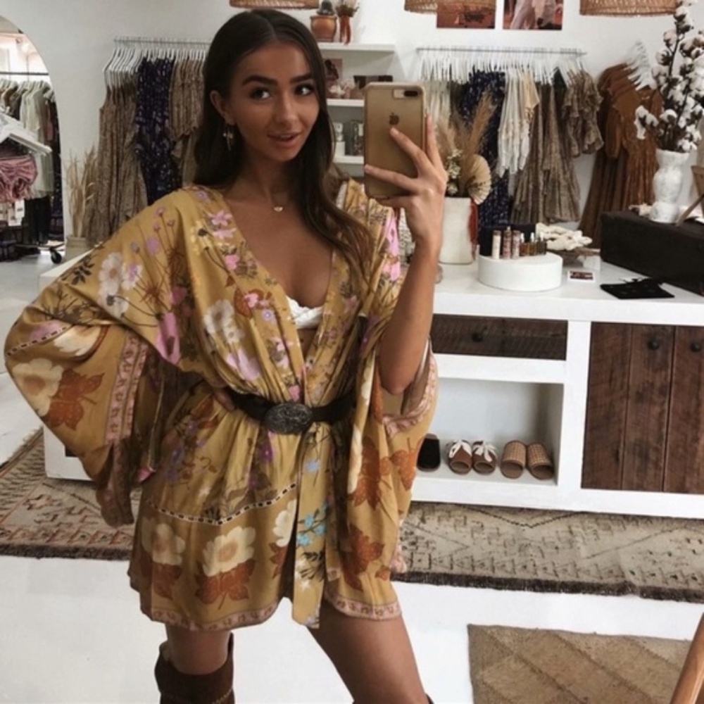 SOLD OUT Boho Gypsy Floral Short Kimono Robe Wrap Top - Picture 3 of 3
